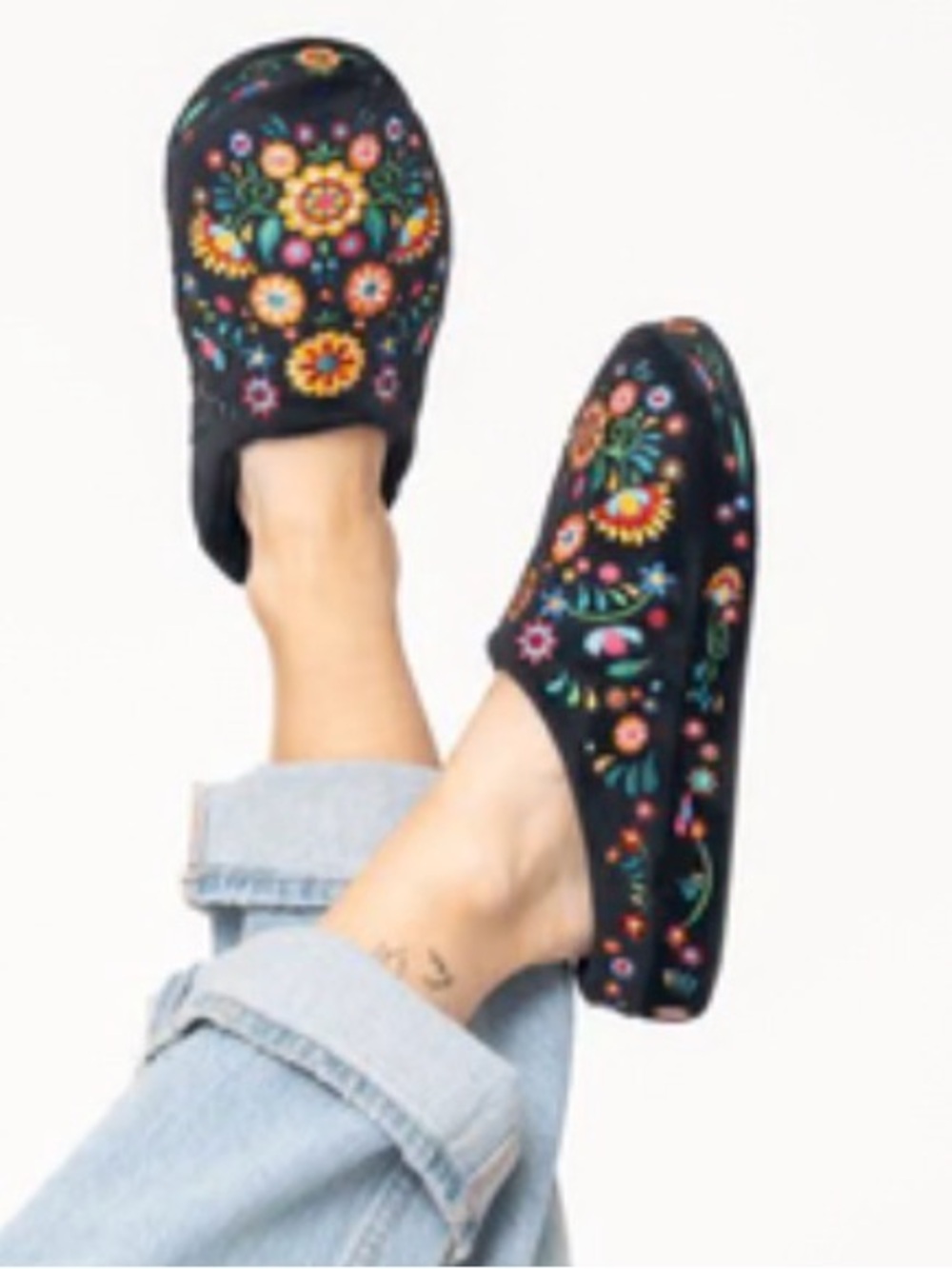 Black Embroidered Floral Slip-On Slippers for Women - Picture 7 of 12